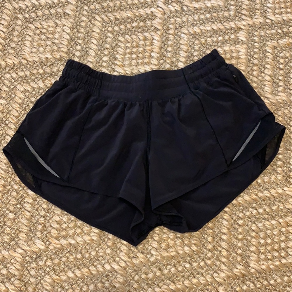 black lululemon shorts